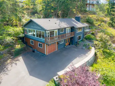 3583 Hammond Bay Rd, Nanaimo BC V9T 1E8