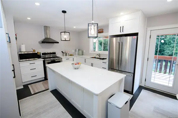1844 Connie Rd, Sooke BC V9Z 1C8 - 5 bed, 2.0 bath in Sooke