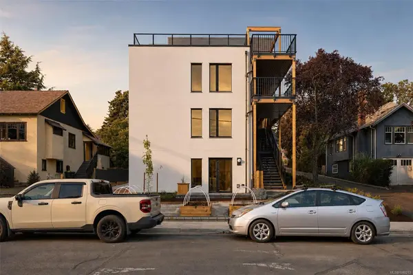 #4 - 958 Wollaston St #4, Esquimalt BC V9A 5B2 - 3 bed, 3 bath property for sale in Esquimalt