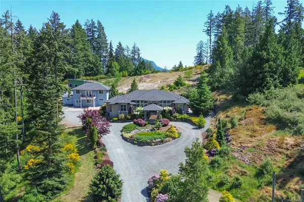 7487 Relke Rd, Duncan BC V9L 6A7 - 5 bed, 5 bath property for sale in Duncan
