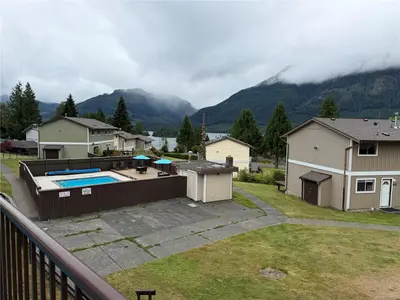 404 Haida Ave, Port Alice BC V0N 2N0