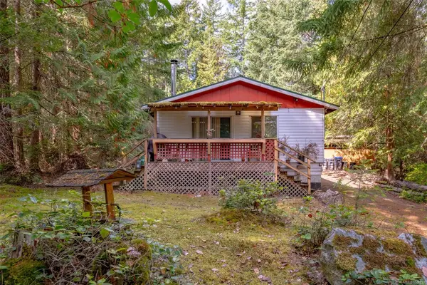 925 Carmen Cres, Gabriola Island BC V0R 1X2 - 2 bed, 1 bath property for sale in Gabriola Island