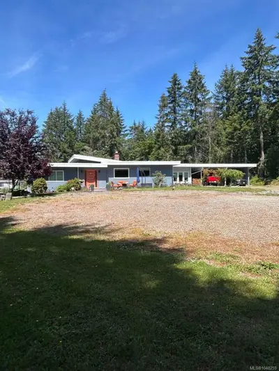 4065 Gibbins Rd, Duncan BC V9L 6G4