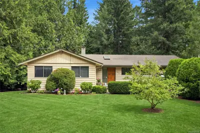 103 Green Lake Cres, Lantzville BC V0R 2H0