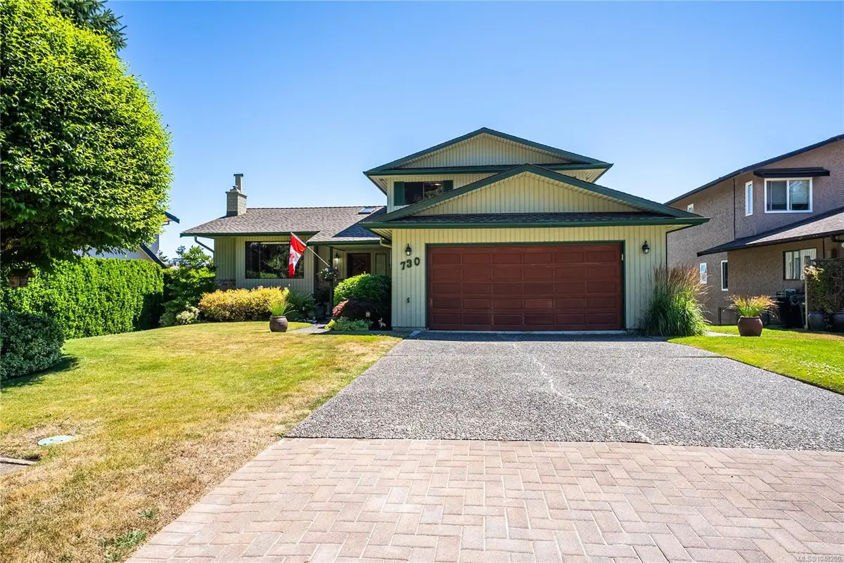 730 Viaduct Ave E, Saanich BC V8Z 6N3