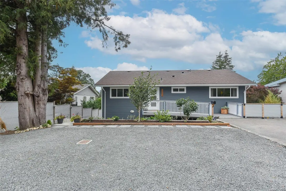4659 McQuillan Rd, Courtenay BC V9N 3T6