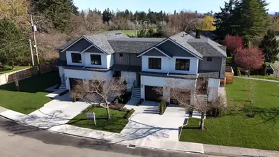 3513 Henderson Rd #3, Oak Bay BC V8R 3K5