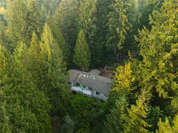 2344 Damascus Rd, Shawnigan Lake BC V0R 2W1 - 4 bed, 3 bath property for sale in Shawnigan Lake