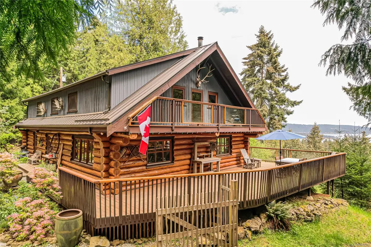 129 Mariko Pl, Salt Spring BC V8K 1E1