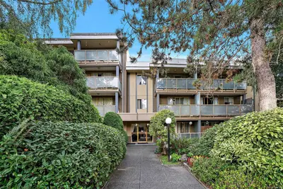 1025 Inverness Rd #124, Saanich BC V8X 2S2