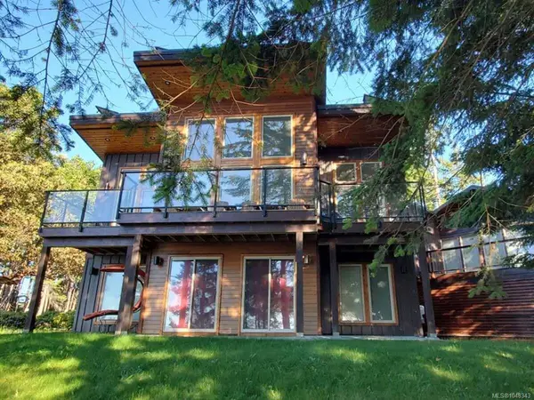 733 Berry Point Rd, Gabriola Island BC V0R 1X1 - 4 bed, 4 bath in Gabriola Island