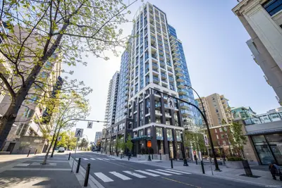 777 Herald St #2105, Victoria BC V8W 1S5