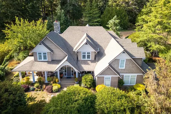 6480 Torin Rd, Central Saanich BC V8M 2H5 - 4 bed, 5.0 bath in Central Saanich