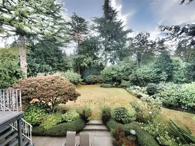 4575 Sumner Pl, Saanich BC V8N 3V8