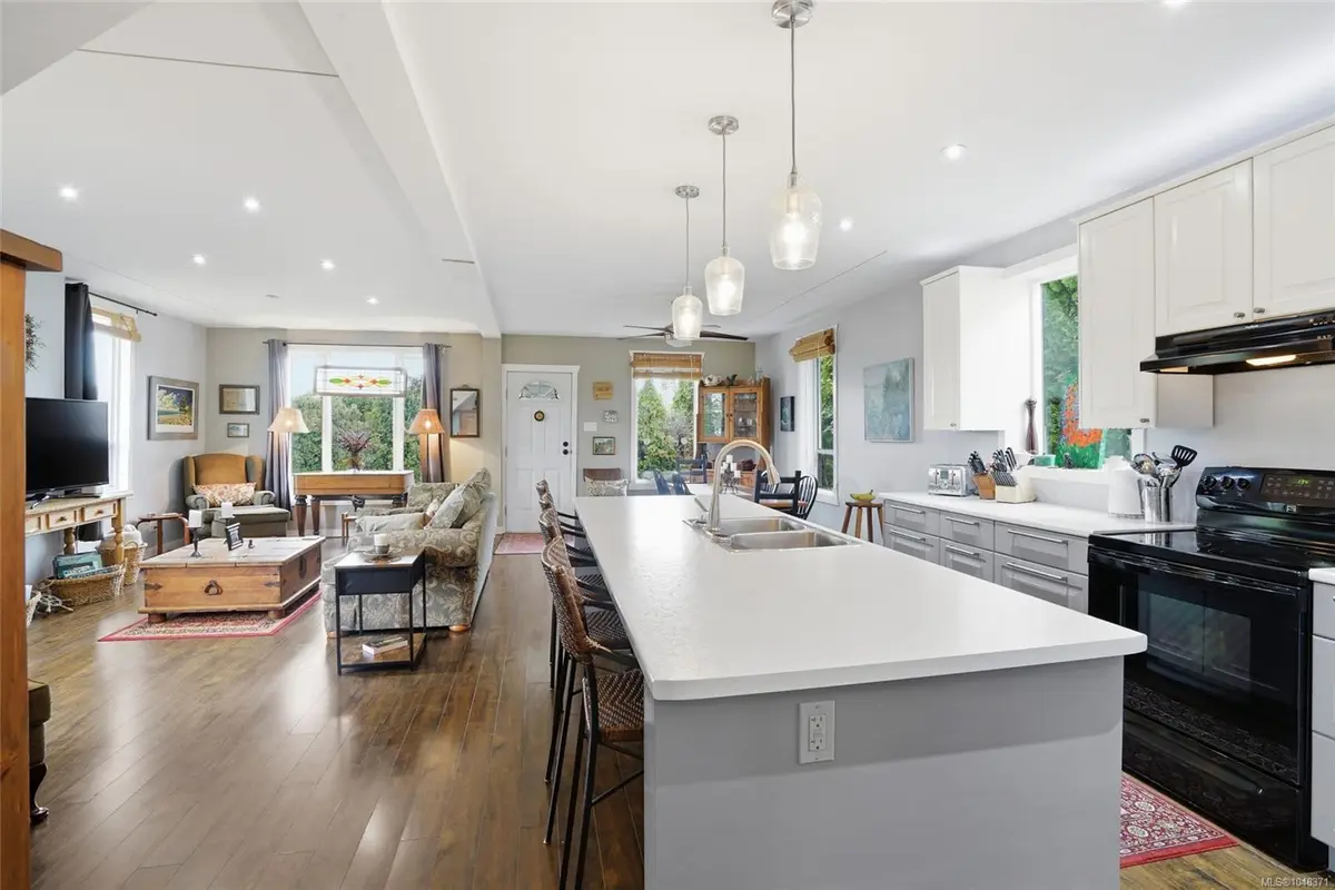 1020 4th Ave, Ladysmith BC V9G 1B2