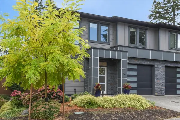 468 Anderton Rd #12, Comox BC V9M 2A5 - 3 bed, 3 bath property for sale in Comox
