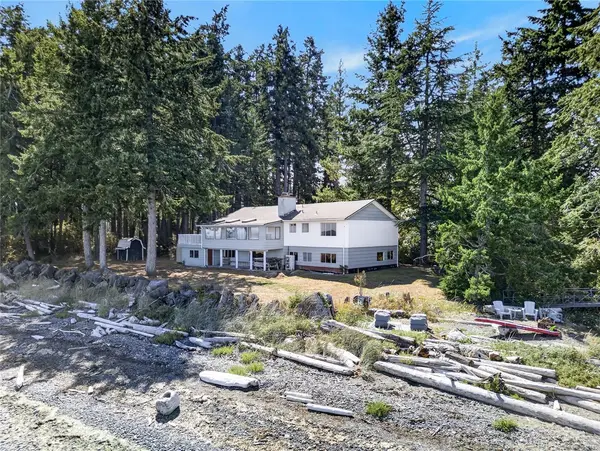 1394 Seaview Rd, Black Creek BC V0R 1C0 - 5 bed, 3.0 bath in Black Creek