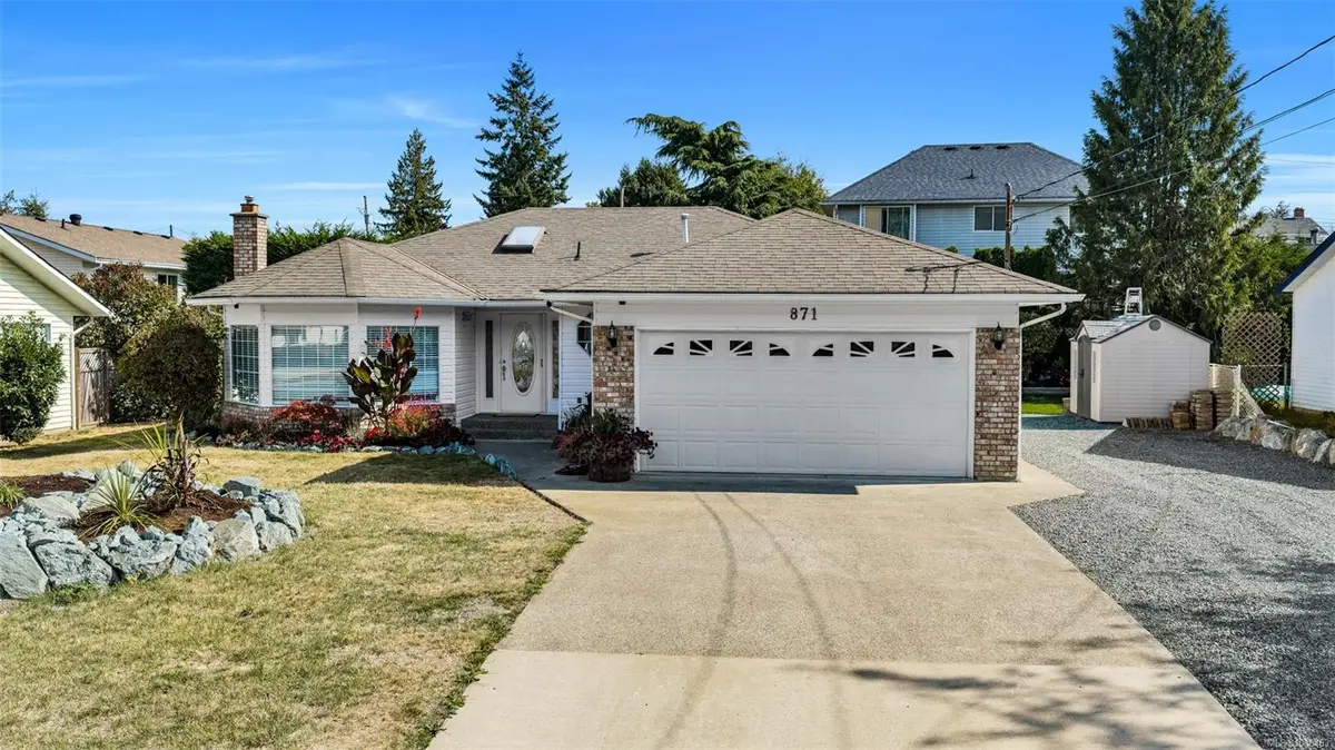 871 Colonia Dr, Ladysmith BC V9G 1N5