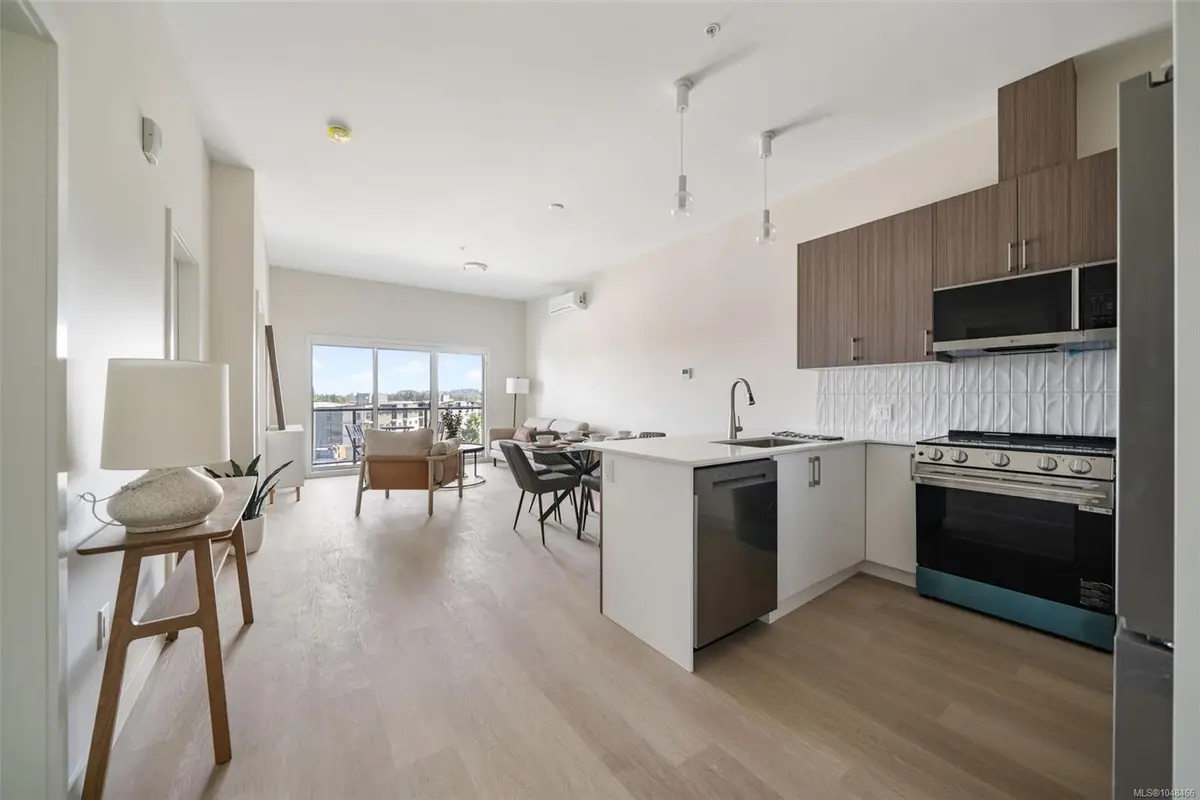 #305 - 777 Station Ave #305, Langford BC V9B 7K5
