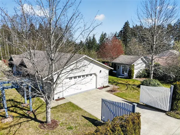 4521 Sunwood Pl, Bowser BC V0R 1G0 - 3 bed, 2 bath property for sale in Bowser