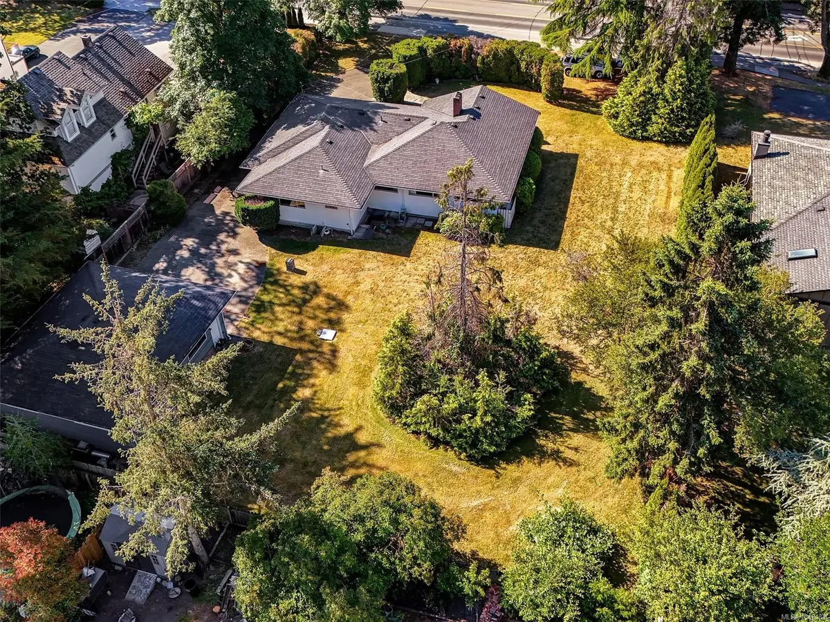 1716 Feltham Rd, Saanich BC V8N 2A3