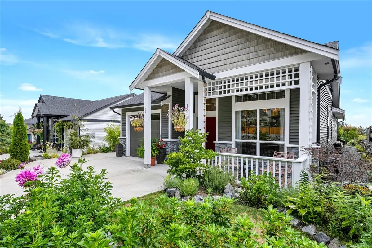 913 Craig Rd, Ladysmith BC V9G 2C4