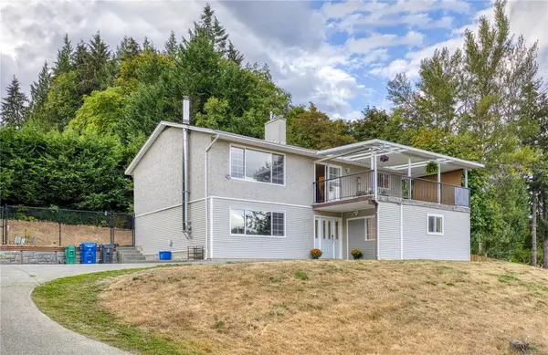 2077 Lakeside Dr, Nanaimo BC V9X 1B5 - 5 bed, 3.0 bath in Nanaimo