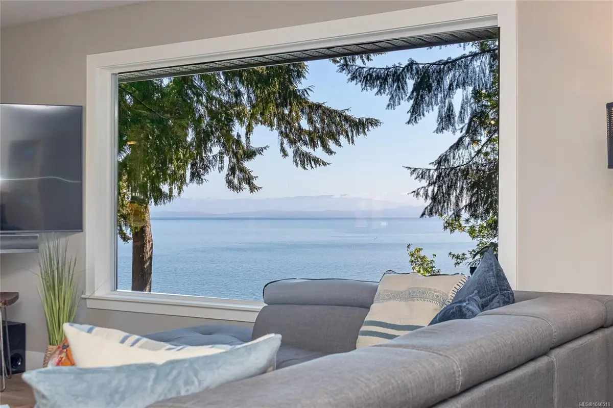 2519 Lasqueti Rd, Qualicum Beach BC V9K 1Z1