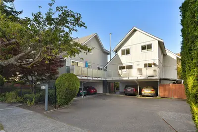 444 Michigan St #2, Victoria BC V8V 1R5