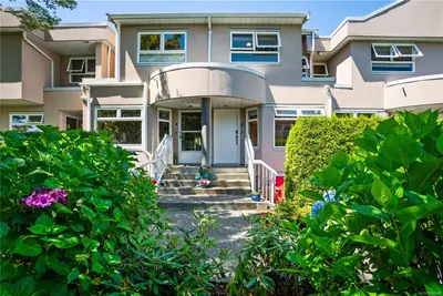 478 Culduthel Rd #17, Saanich BC V8Z 1G1