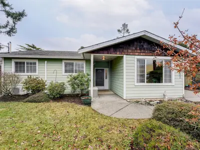 9907 Galaran Rd, Sidney BC V8L 4G5