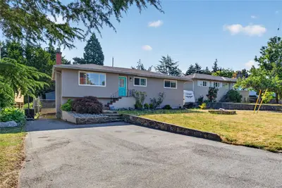 4257 CAREY Rd, Saanich BC V8Z 4H1