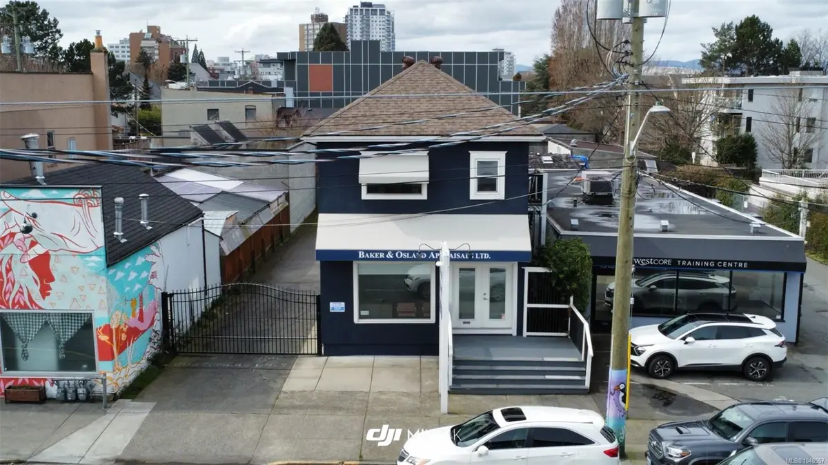 1808 Cook St, Victoria BC V8T 3P6