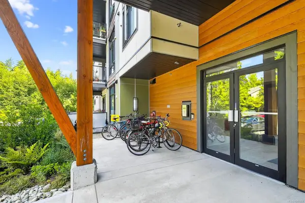 700 Yew Wood Rd #302, Tofino BC V0R 2Z0 - 2 bed, 2 bath property for sale in Tofino