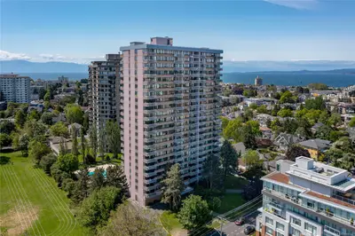 647 Michigan St #1106, Victoria BC V8V 1S9
