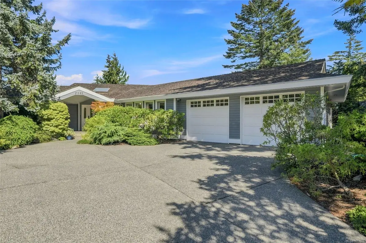 2340 Avondale Pl, Nanoose Bay BC V9P 9G8