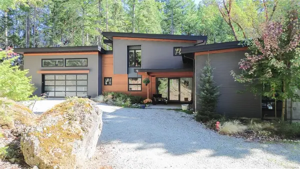 1322 Nose Point Rd, Salt Spring BC V8K 1S4 - 3 bed, 3.0 bath in Salt Spring