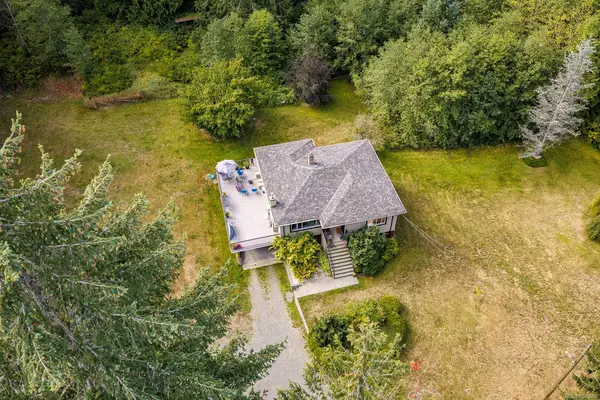 2945 Royston Rd, Cumberland BC V0R 1S0 - 4 bed, 2 bath property for sale in Cumberland