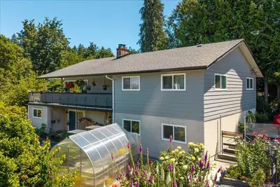 11041 Chemainus Rd, Ladysmith BC V9G 1Z2