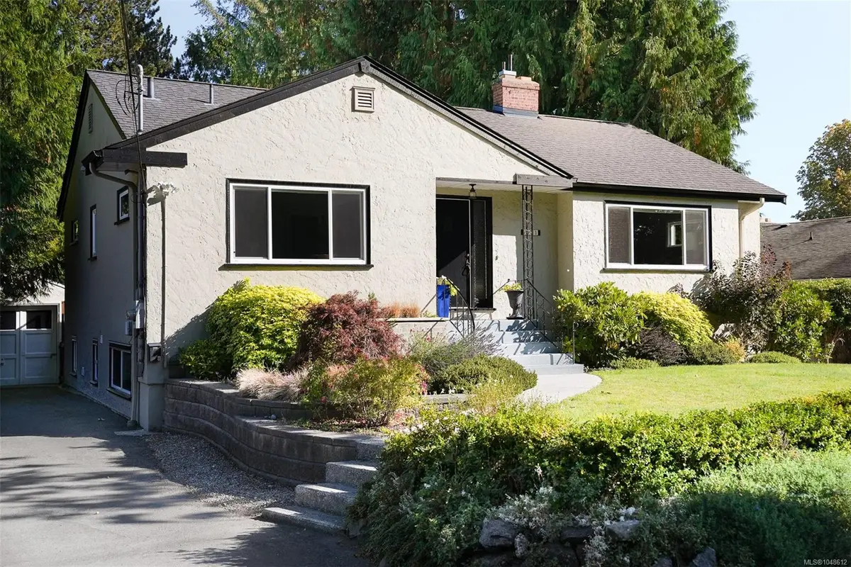 711 Richmond Ave, Victoria BC V8S 3Z2