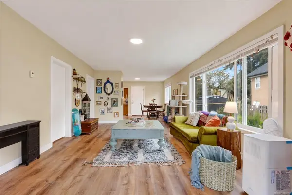 2807 Windermere Ave, Cumberland BC V0R 1S0 - 2 bed, 1.0 bath in Cumberland