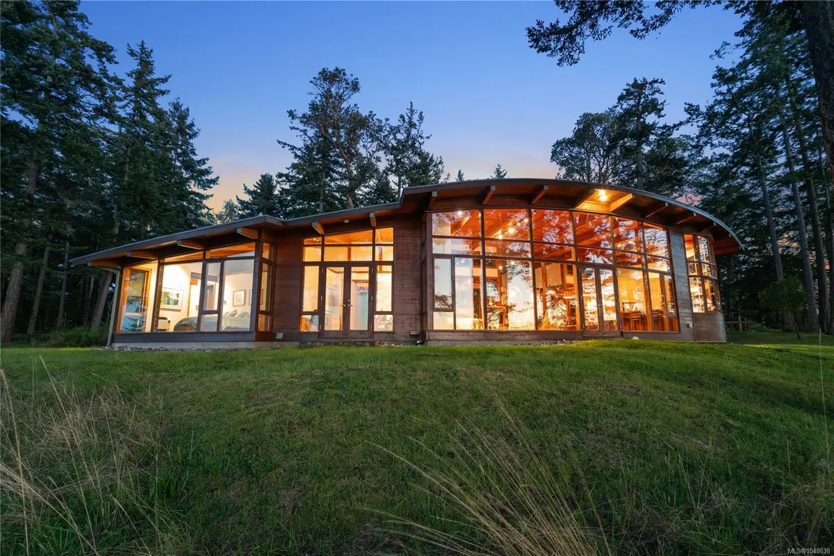 1228 Greenleaf Lane, Sidney Island BC V8L 5Y9