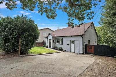 813 Portage Rd, Saanich BC V8Z 1L7