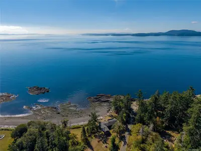 9902 Higgs Rd, Pender Island BC V0N 2M3