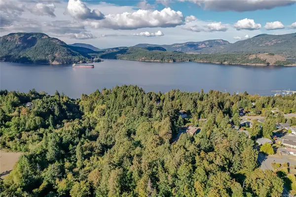 4536 Lanes Rd, Cowichan Bay BC V0R 1N2 - 5 bed, 3 bath property for sale in Cowichan Bay