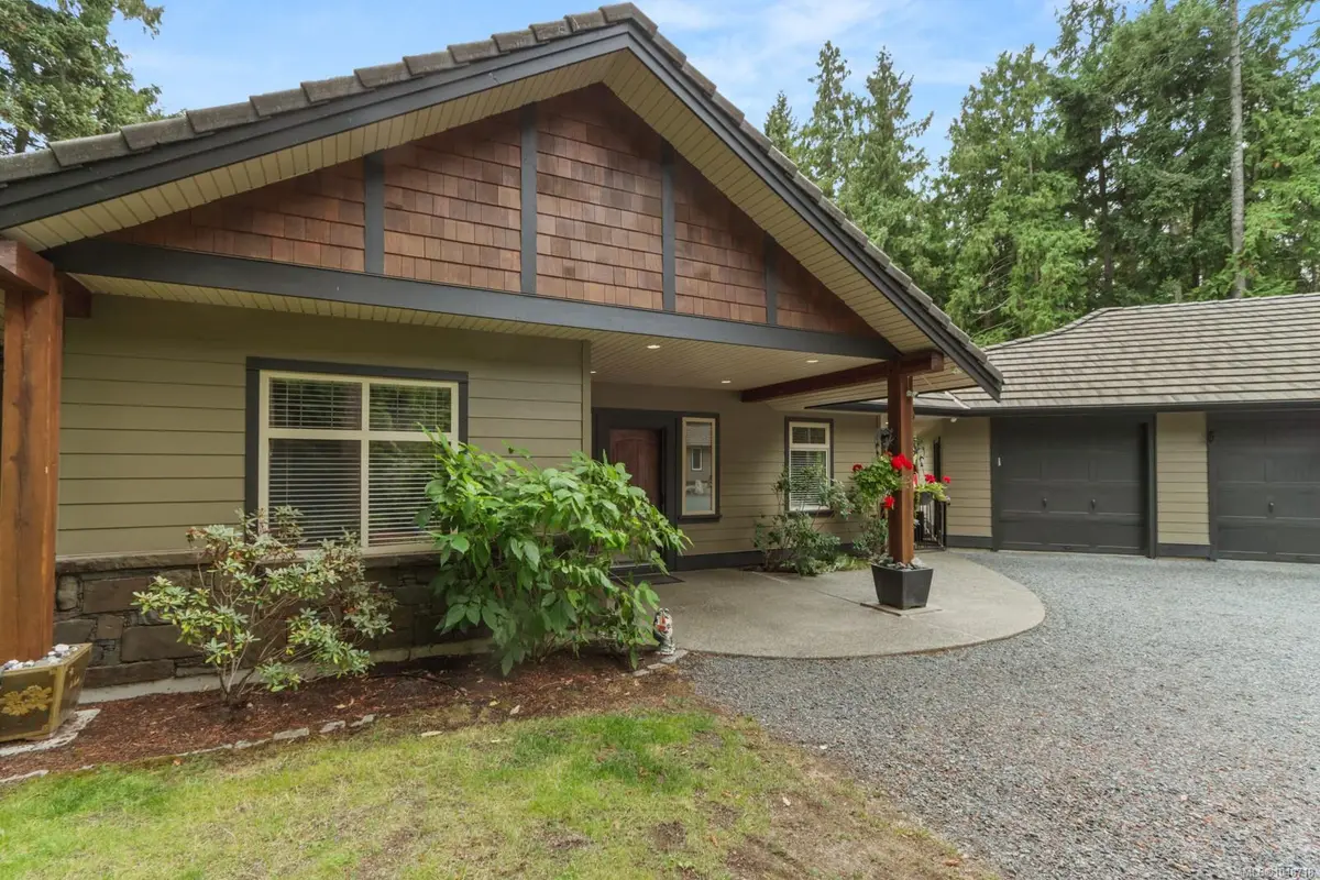 1090 Coldwater Rd, Parksville BC V9P 2T2