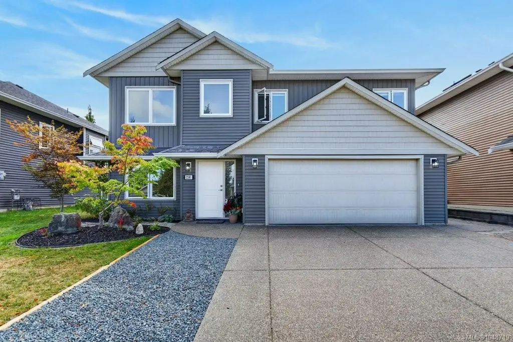 2581 Kendal Ave, Cumberland BC V0R 1S0