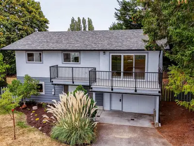 4468 Fairmont Pl, Saanich BC V8N 4R3