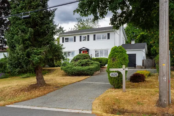 1820 Argyle Ave, Nanaimo BC V9S 3K7 - 4 bed, 3.0 bath in Nanaimo