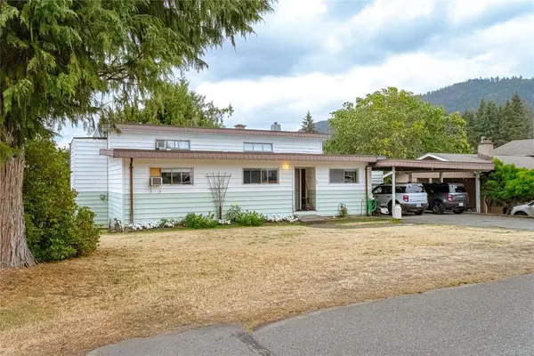 425 Belaire St, Ladysmith BC V9G 1A5 - 3 bed, 2 bath property for sale in Ladysmith